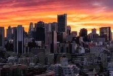 麻豆果冻天美传媒二区-多元媒介互动下的麻豆果冻天美传媒二区——流量经济下的数字影像奇观